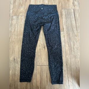 Lululemon Wunder Under Size 8 Legging